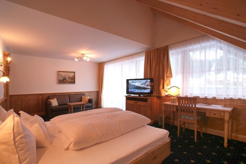 Hotel Fatlar Ισγκλ Εξωτερικό φωτογραφία