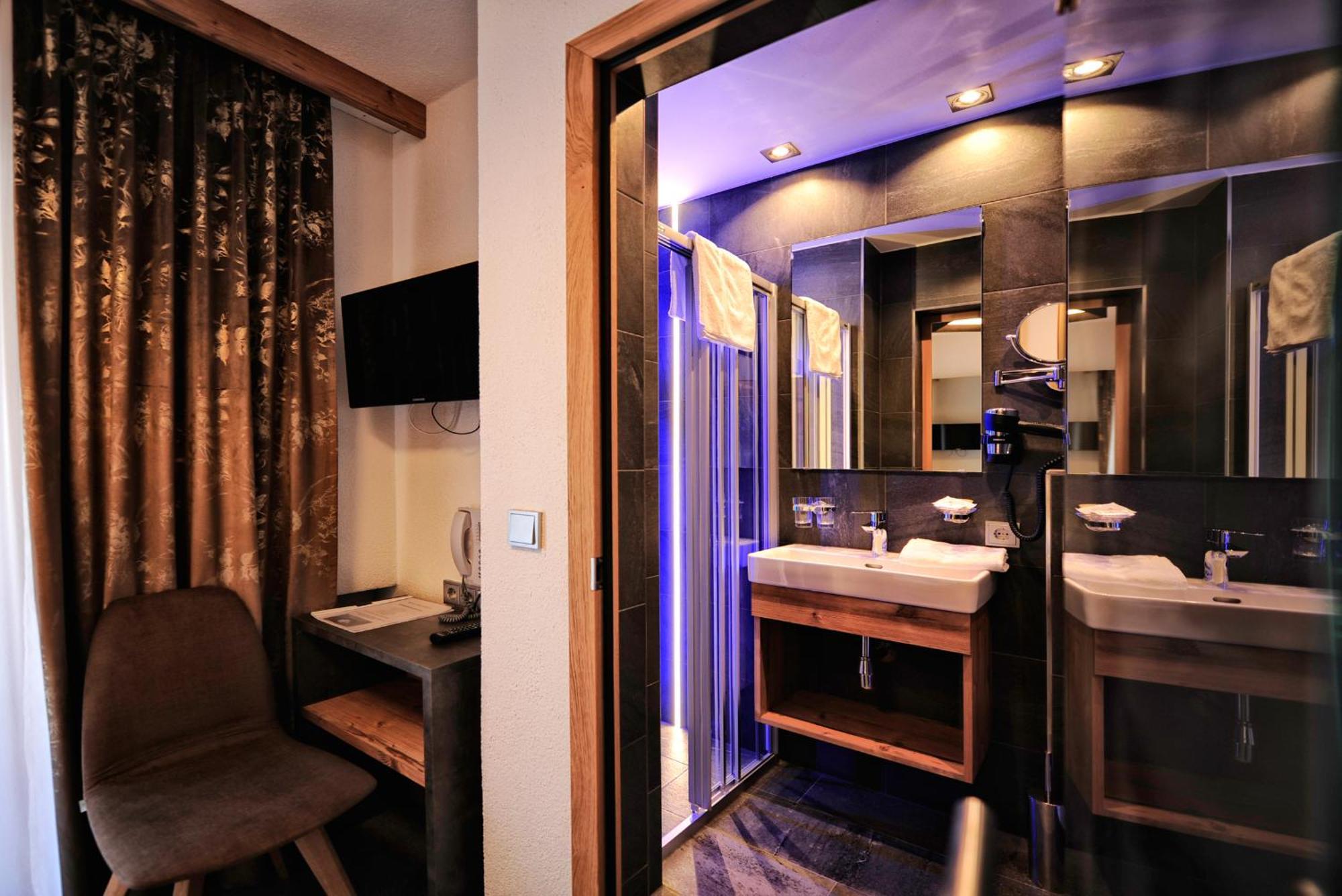 Hotel Fatlar Ισγκλ Εξωτερικό φωτογραφία