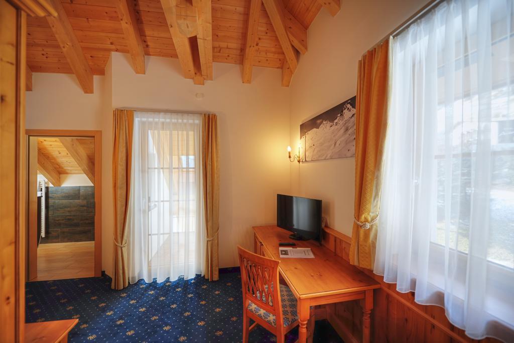 Hotel Fatlar Ισγκλ Εξωτερικό φωτογραφία