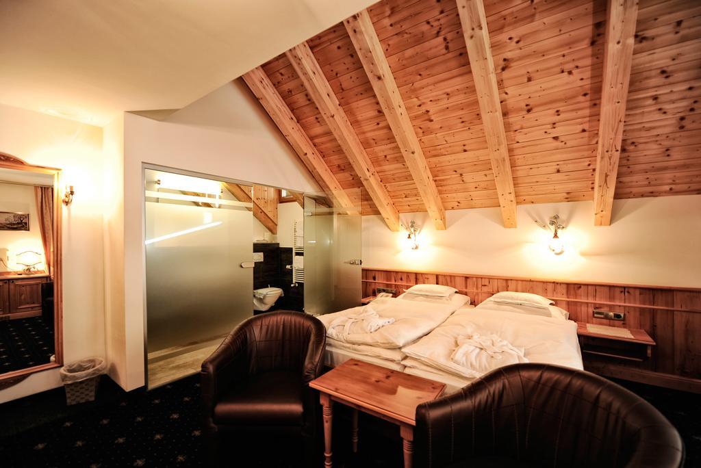 Hotel Fatlar Ισγκλ Εξωτερικό φωτογραφία