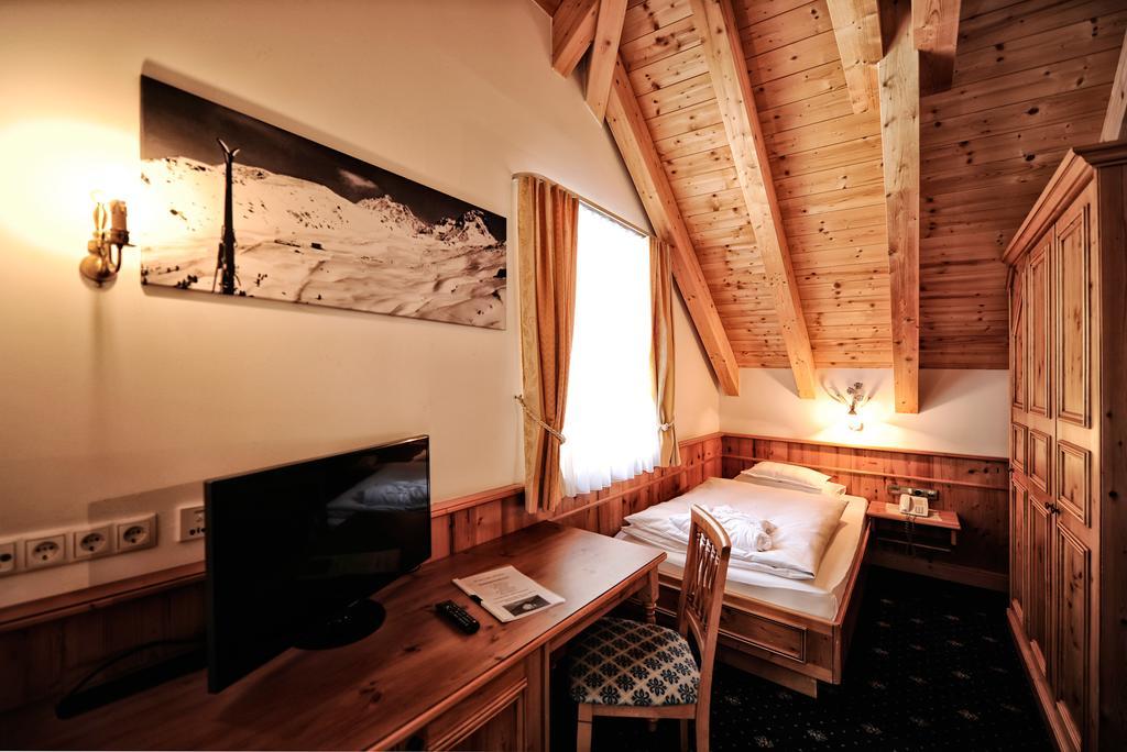 Hotel Fatlar Ισγκλ Εξωτερικό φωτογραφία